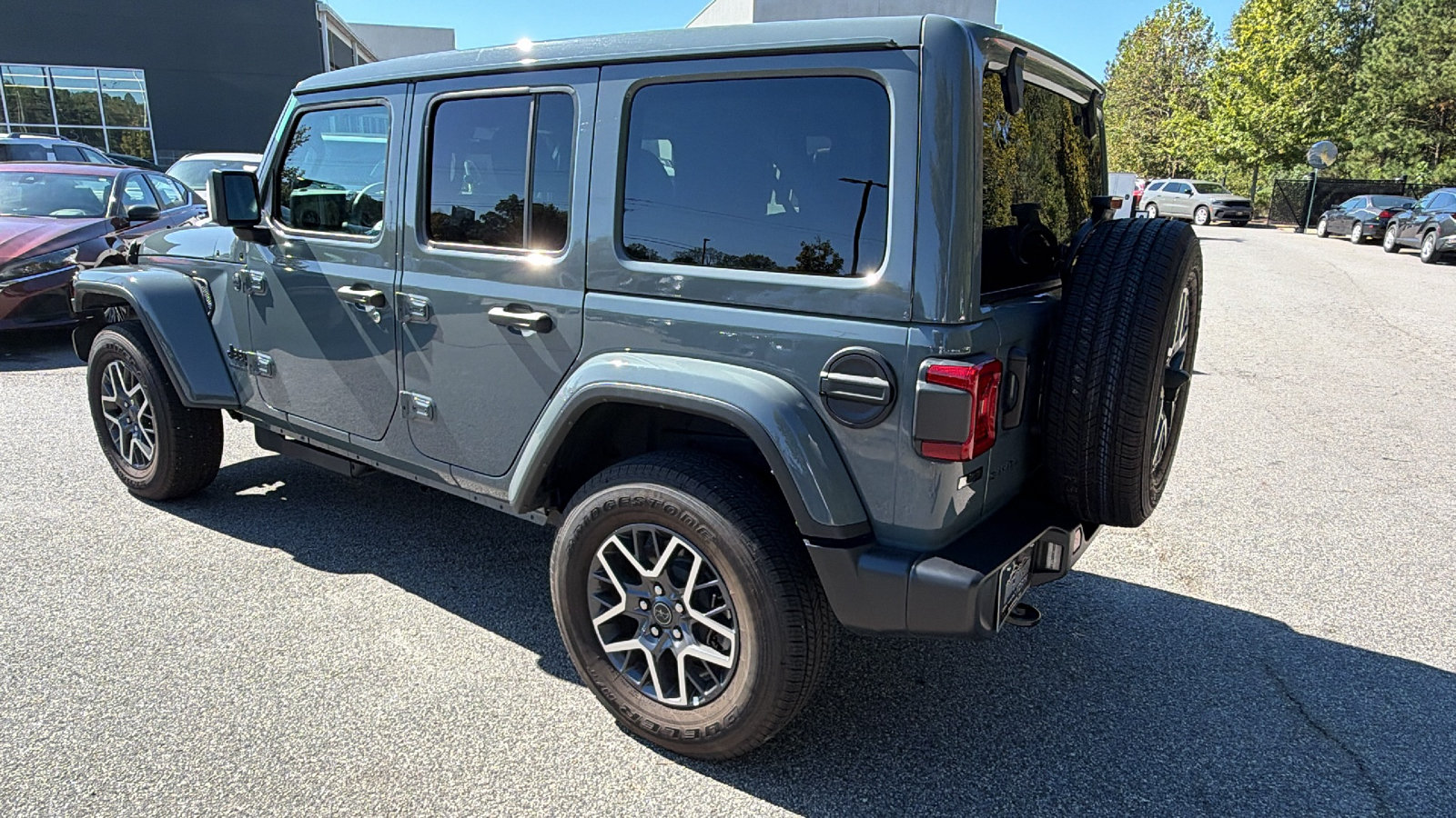 Used 2026 Jeep Wrangler Unlimited Sahara AWD/4WD image 10