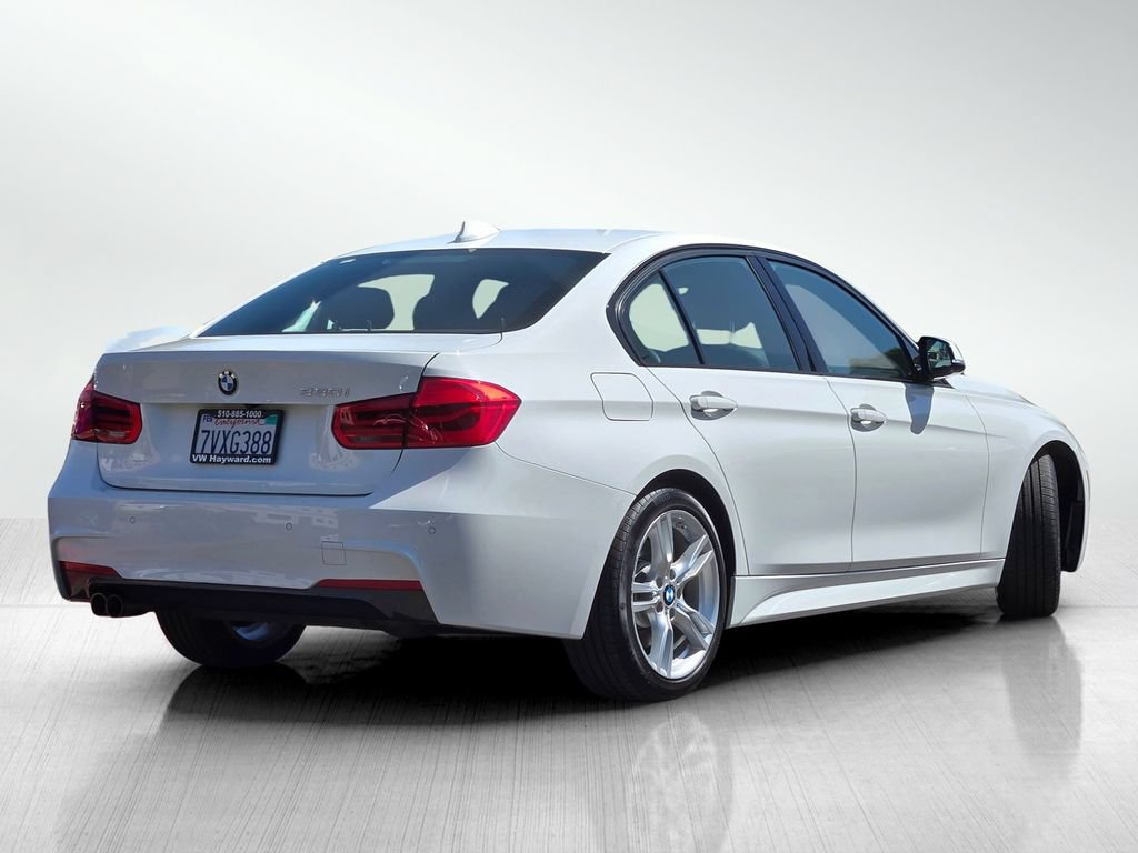 Used 2017 BMW 330i Sedan RWD image 4