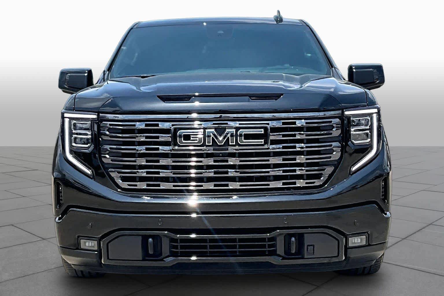 Certified 2025 GMC Sierra 1500 Denali Ultimate AWD/4WD image 8
