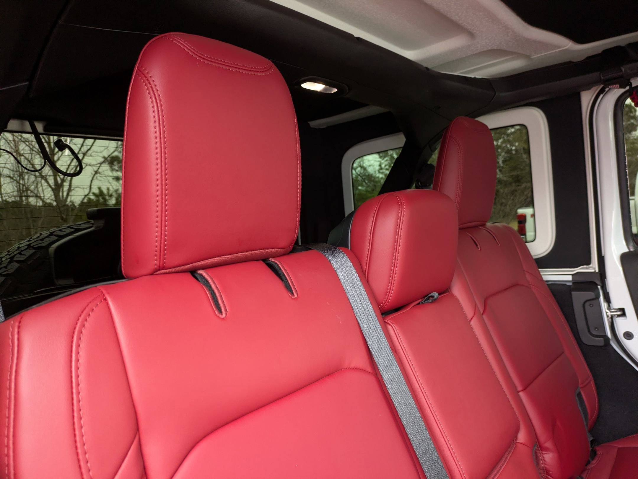 Used 2024 Jeep Wrangler Unlimited Rubicon 392 image 36