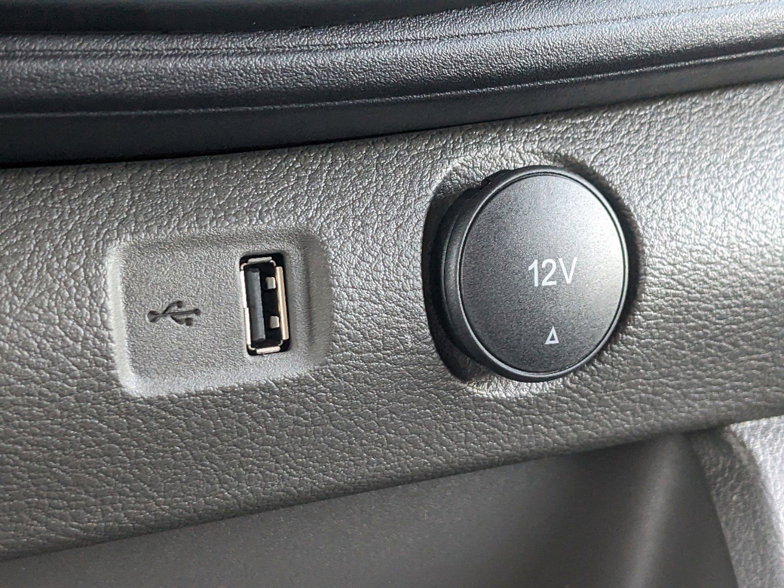 Used 2024 Ford Transit 150 Low Roof w/ Exterior Upgrade Package image 20