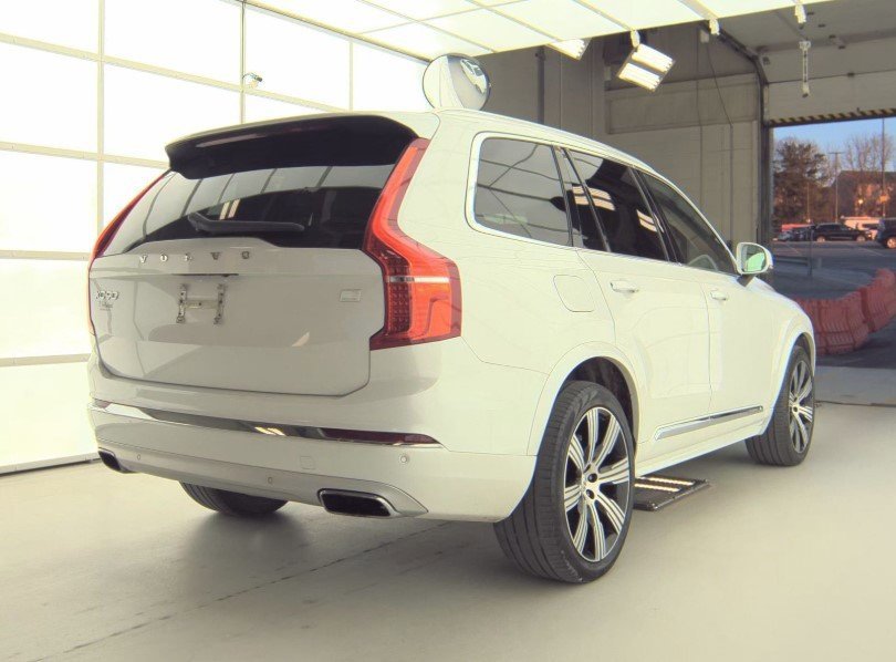 Used 2021 Volvo XC90 T8 Inscription w/ Advanced Package image 3