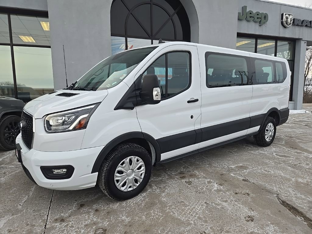 Used 2023 Ford Transit 350 XLT image 3