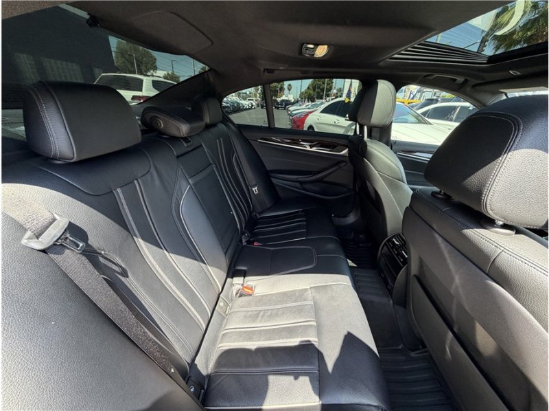 Used 2018 BMW 540i w/ Premium Package RWD image 27