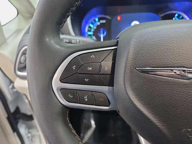 Used 2023 Chrysler Pacifica Touring-L image 17