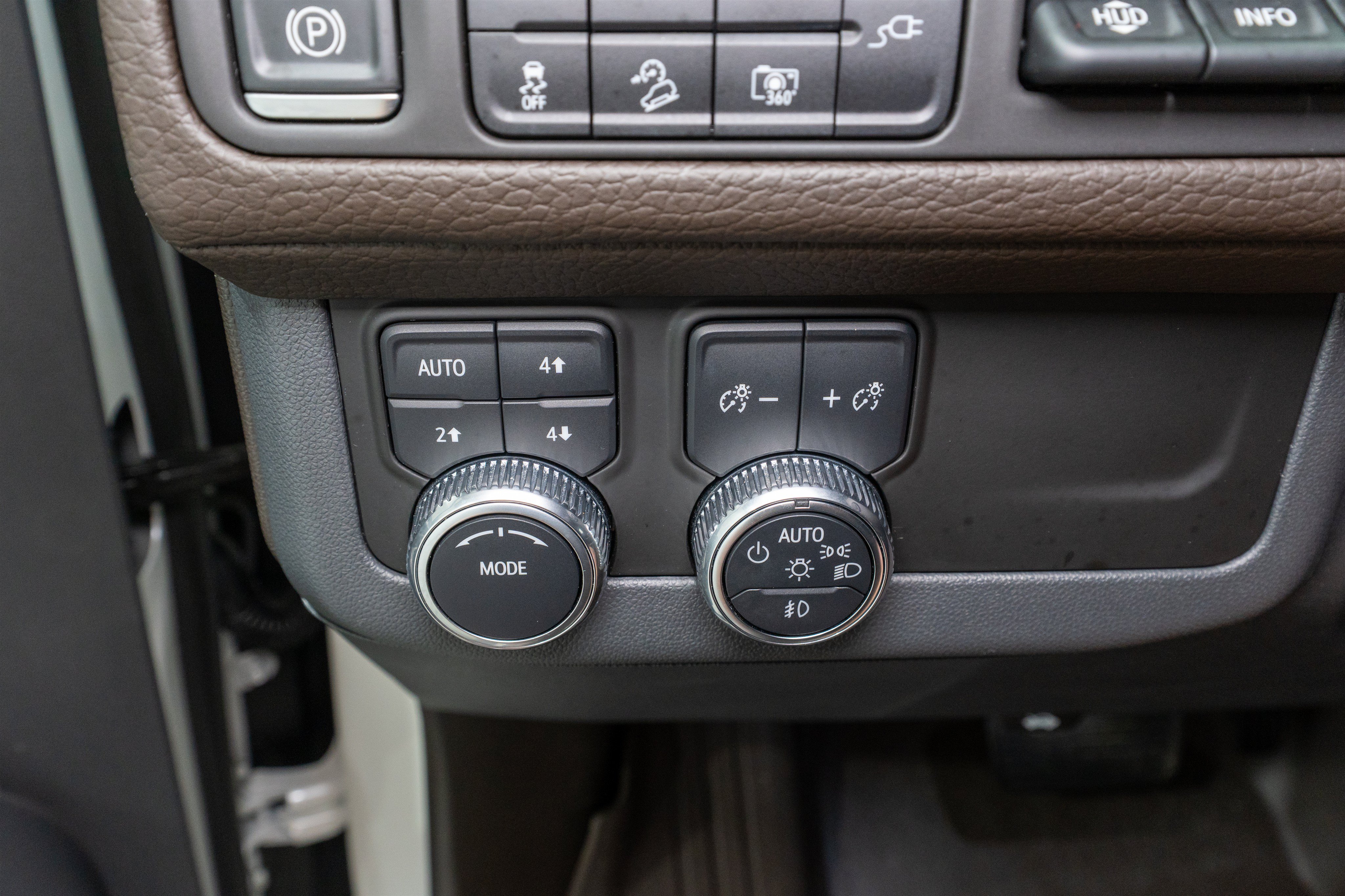 Used 2022 GMC Yukon Denali AWD/4WD image 32