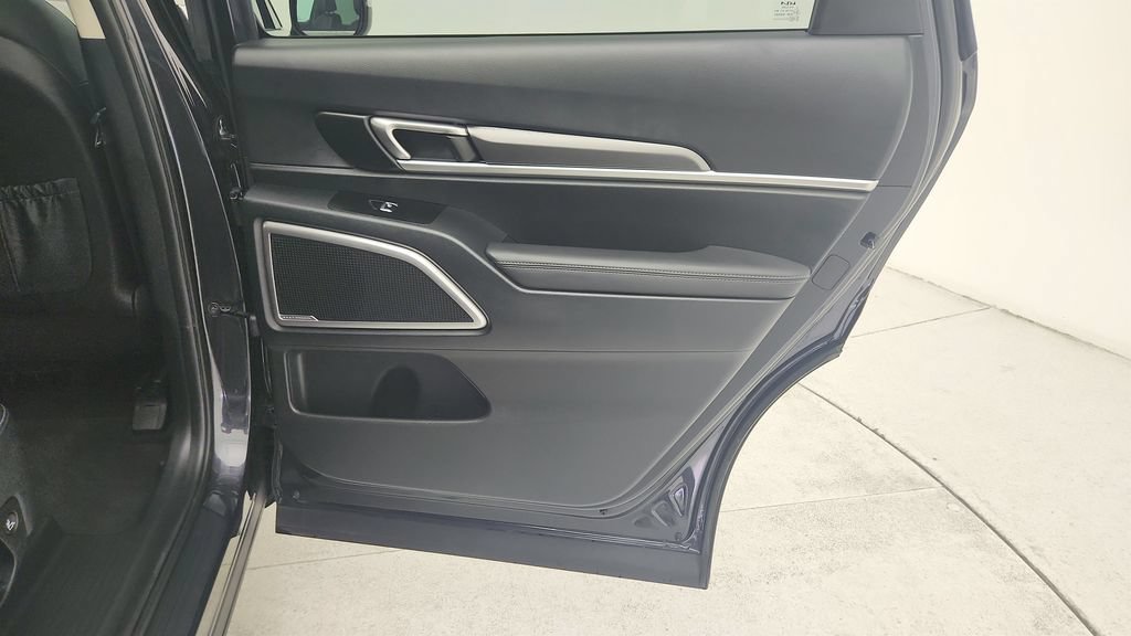 Used 2025 Kia Telluride S FWD image 35