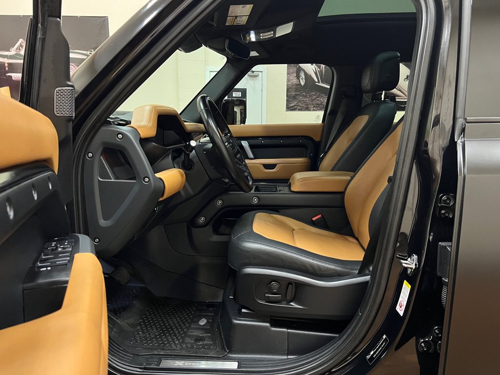 Used 2023 Land Rover Defender 110 X-Dynamic SE AWD/4WD image 17