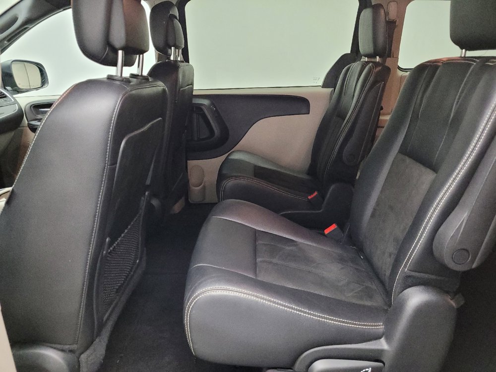 Used 2019 Dodge Grand Caravan SXT image 18