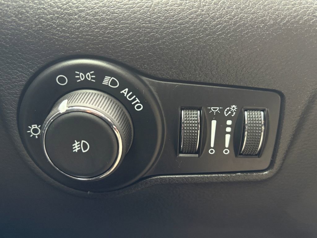 New 2026 Jeep Compass Latitude image 3