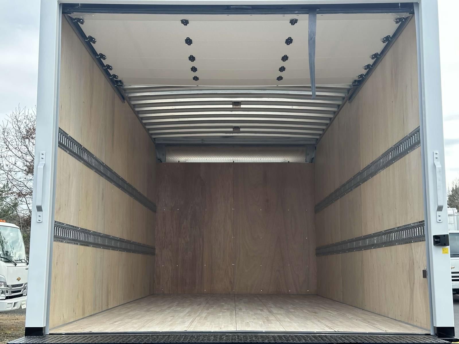 New 2024 Chevrolet Low Cab Forward 5500XG RWD image 10
