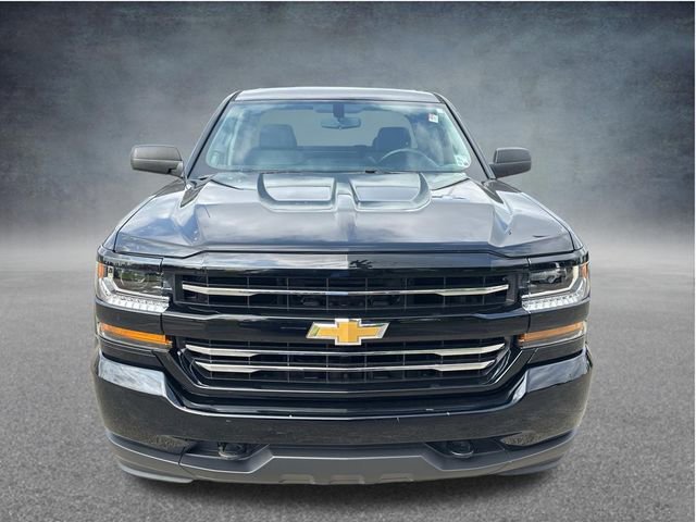 Used 2017 Chevrolet Silverado 1500 Custom w/ Custom Convenience Package RWD image 2