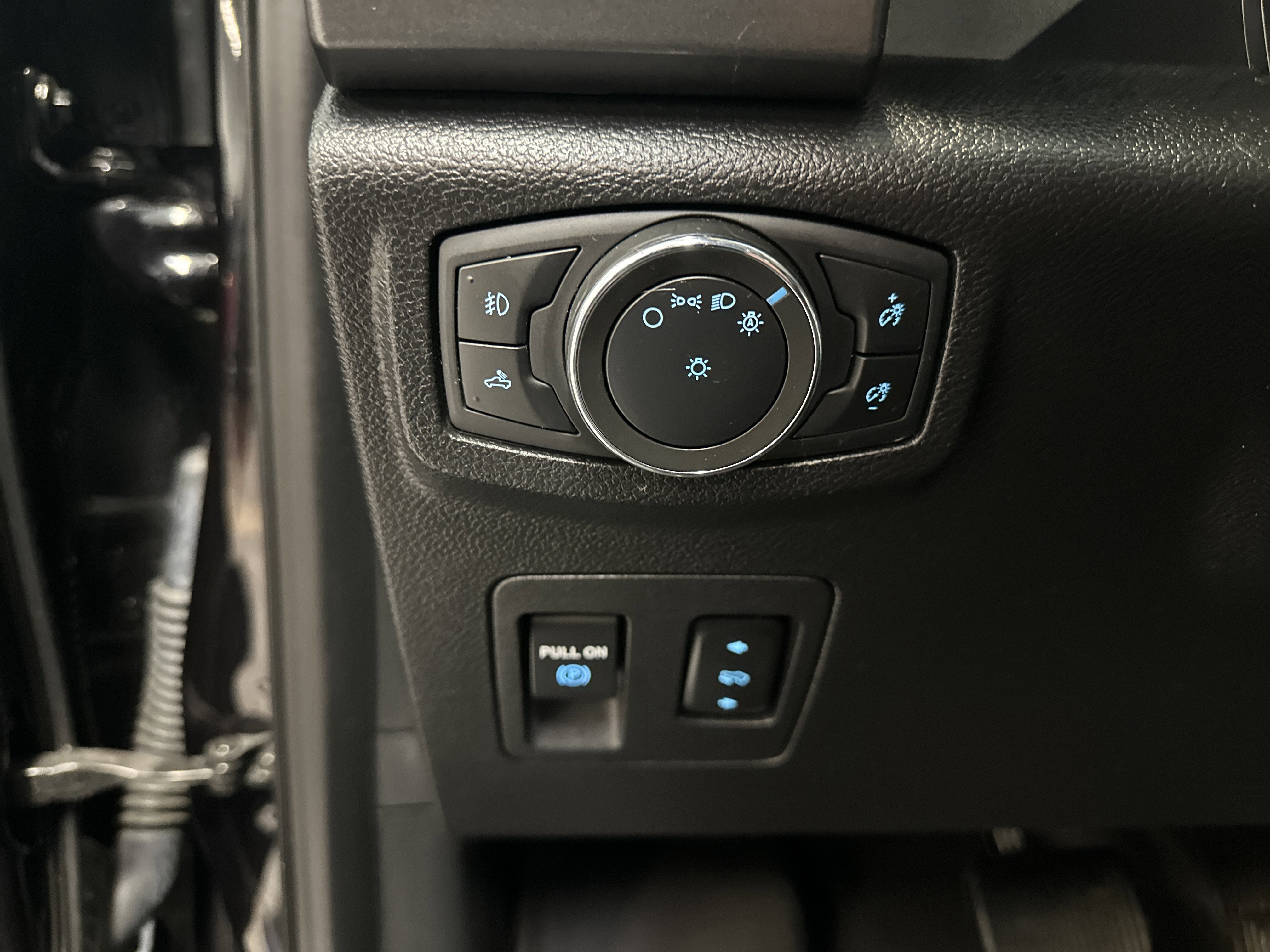 Used 2020 Ford F150 XLT w/ Equipment Group 302A Luxury image 22