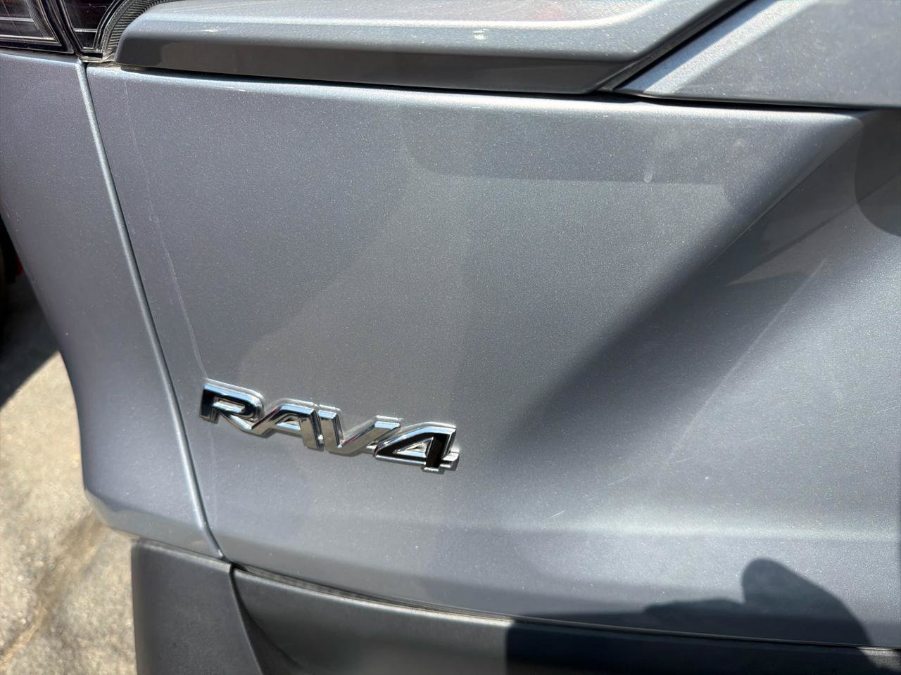 Used 2019 Toyota RAV4 XLE Premium w/ Cold Weather Package AWD/4WD image 9