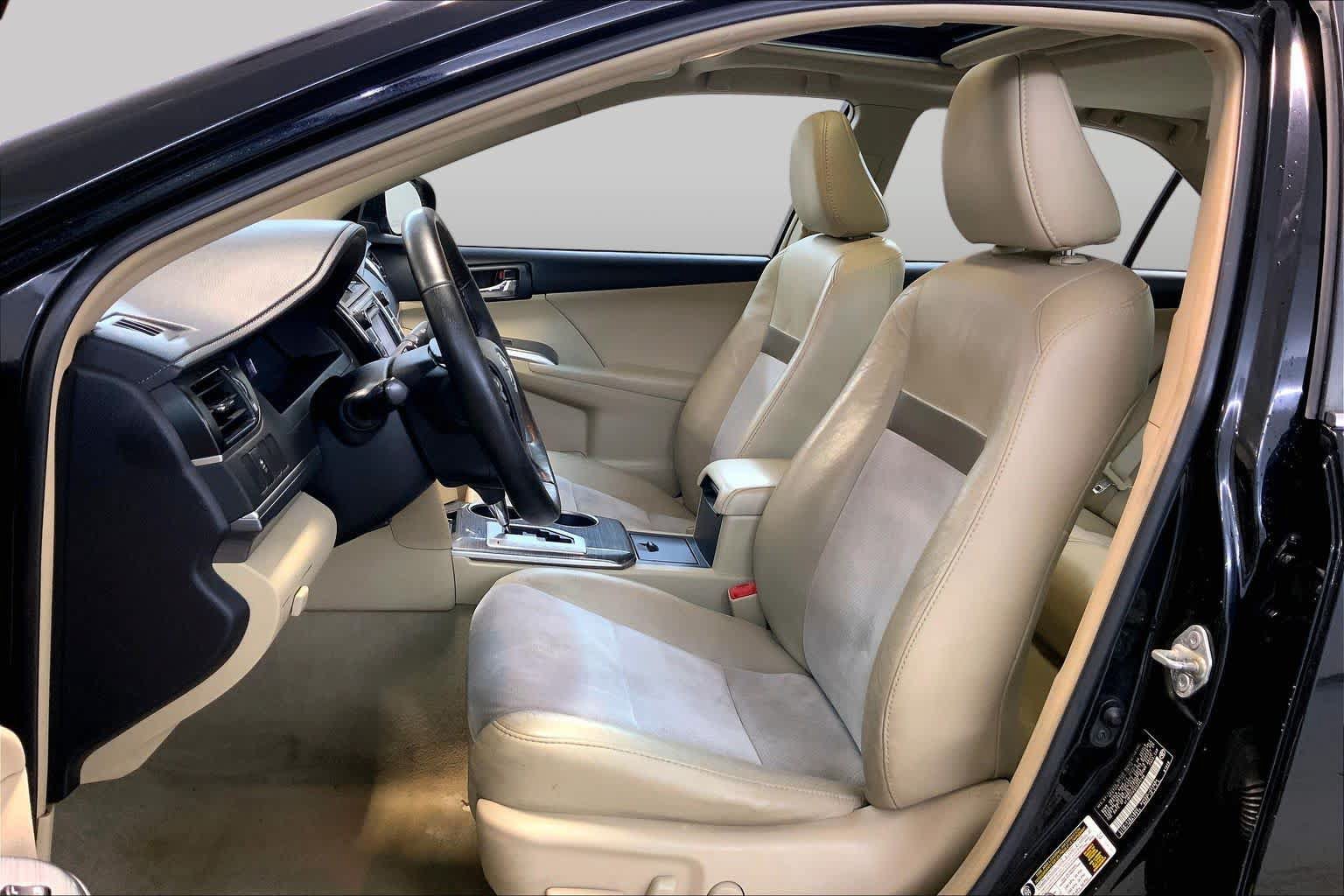 Used 2012 Toyota Camry XLE w/ Leather Pkg FWD image 7
