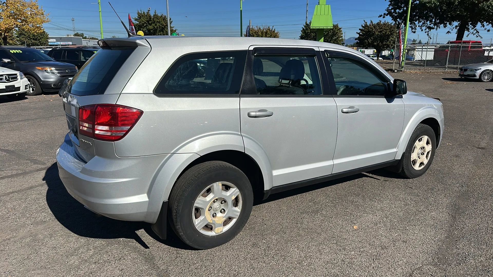Used 2010 Dodge Journey SE image 3