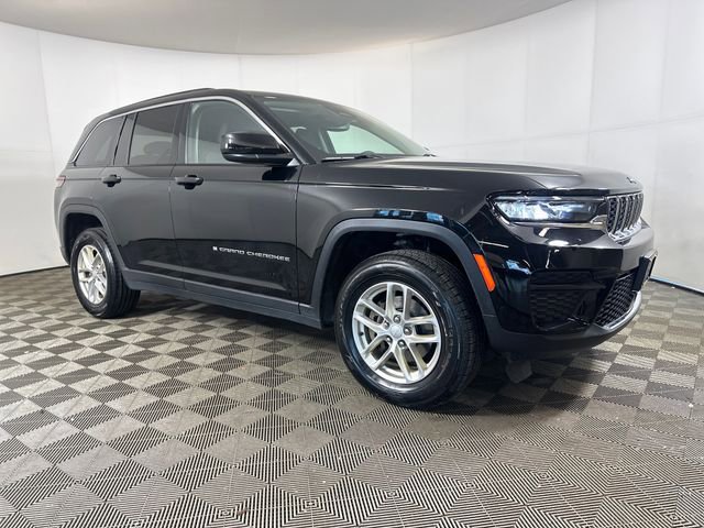 Used 2023 Jeep Grand Cherokee Laredo w/ Luxury Tech Group I AWD/4WD video 2