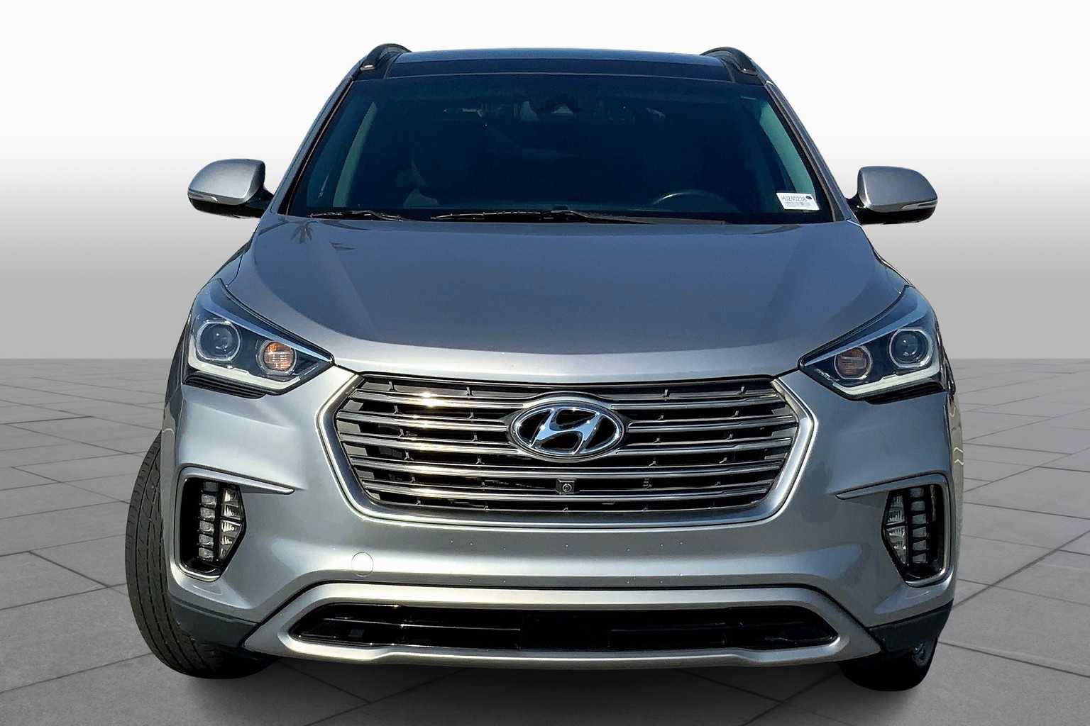 Used 2017 Hyundai Santa Fe Limited AWD/4WD image 4