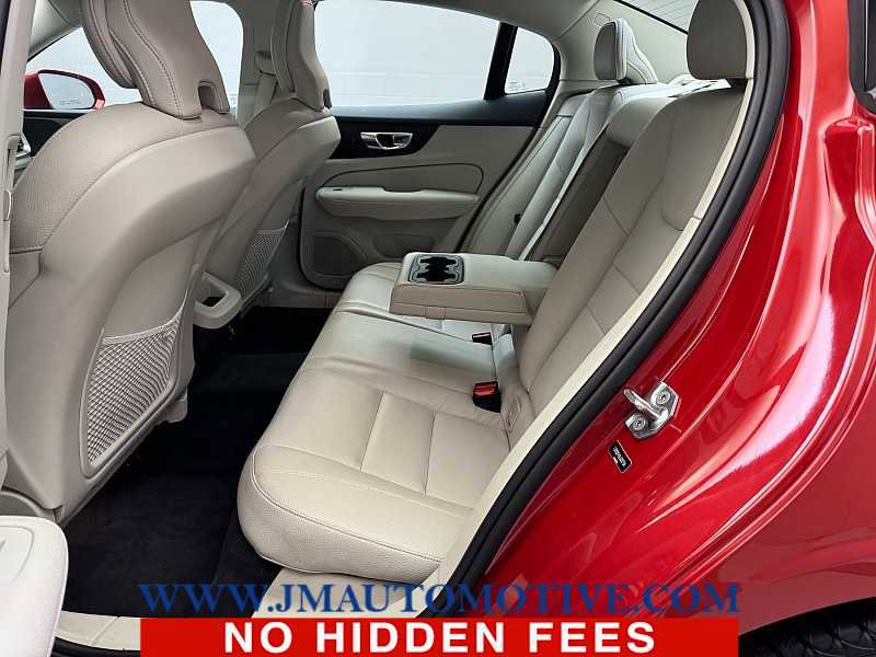 Used 2020 Volvo S60 T5 Momentum image 13