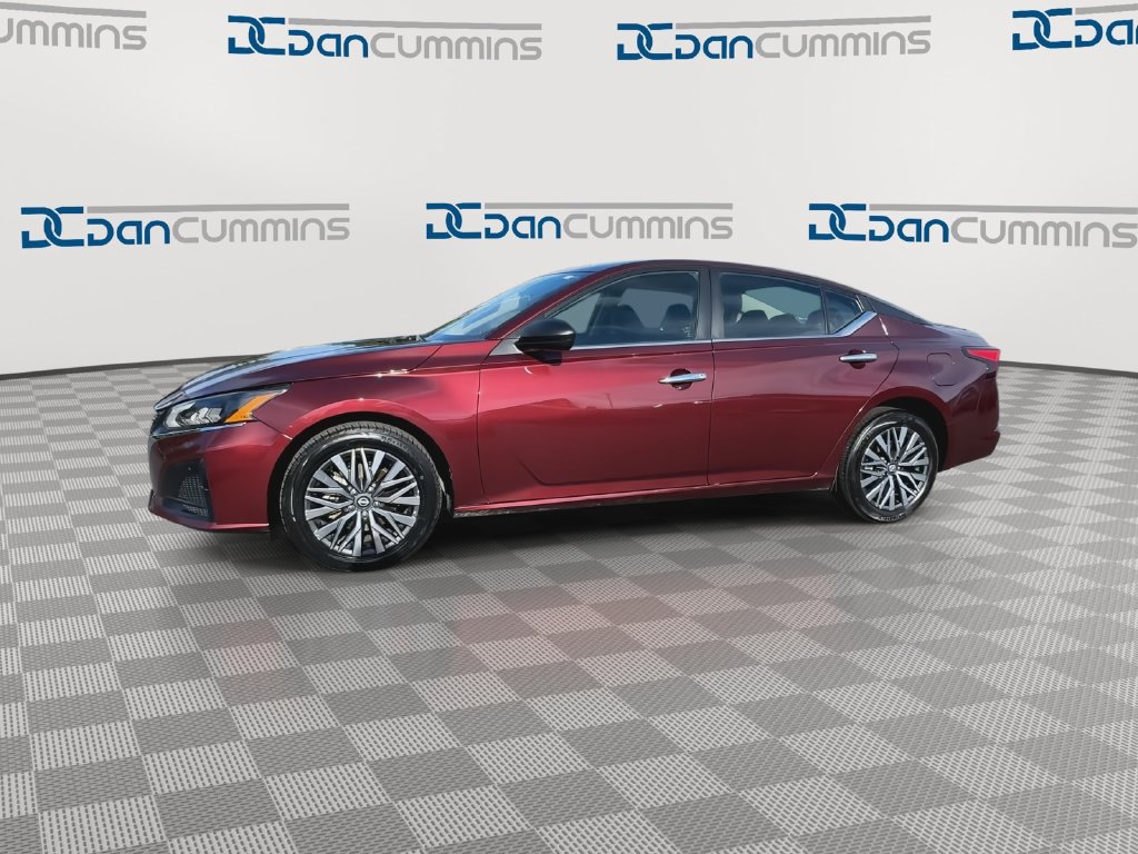 Used 2025 Nissan Altima 2.5 SV AWD/4WD image 5