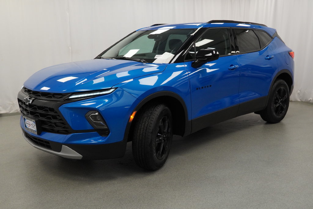 New 2026 Chevrolet Blazer LT w/ Convenience Package AWD/4WD image 4
