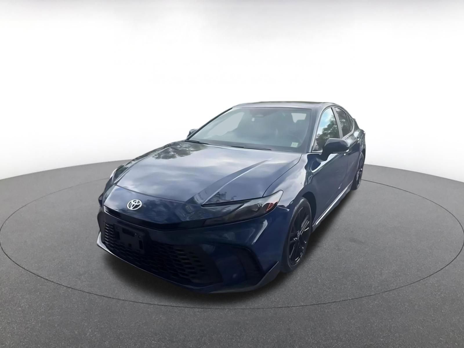 Used 2025 Toyota Camry SE FWD image 7