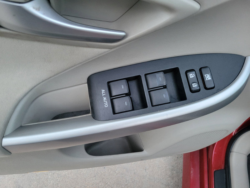 Used 2014 Toyota Prius Two FWD image 11