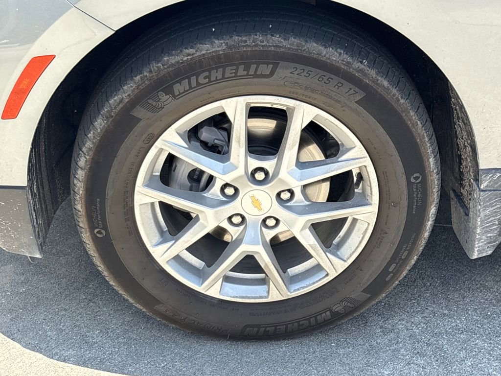 Used 2024 Chevrolet Equinox LT FWD image 11