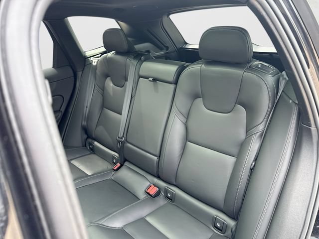 Certified 2024 Volvo XC60 B5 Ultimate AWD/4WD image 28