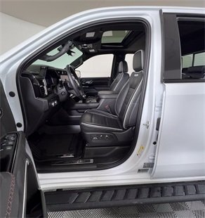Used 2024 GMC Sierra 1500 AT4X image 5