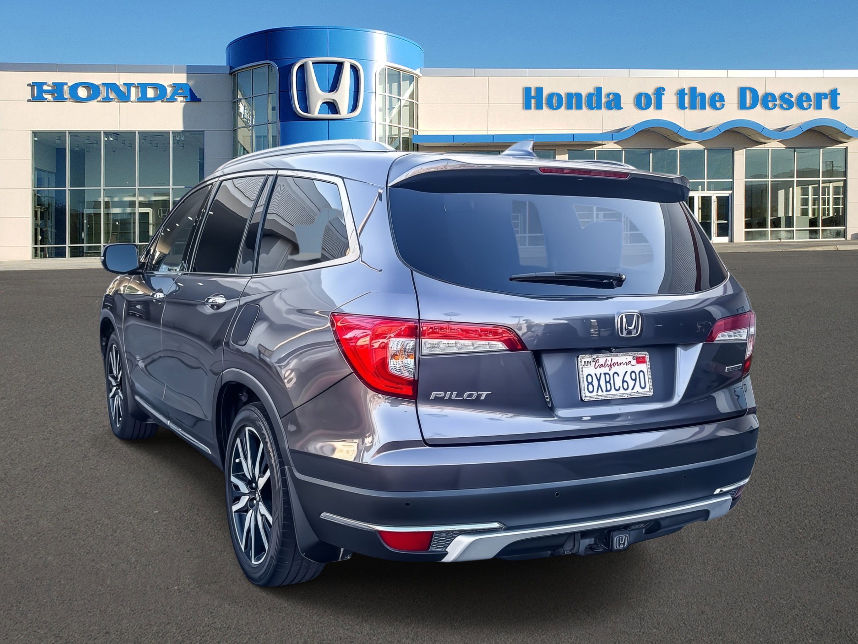 Used 2021 Honda Pilot Touring image 3