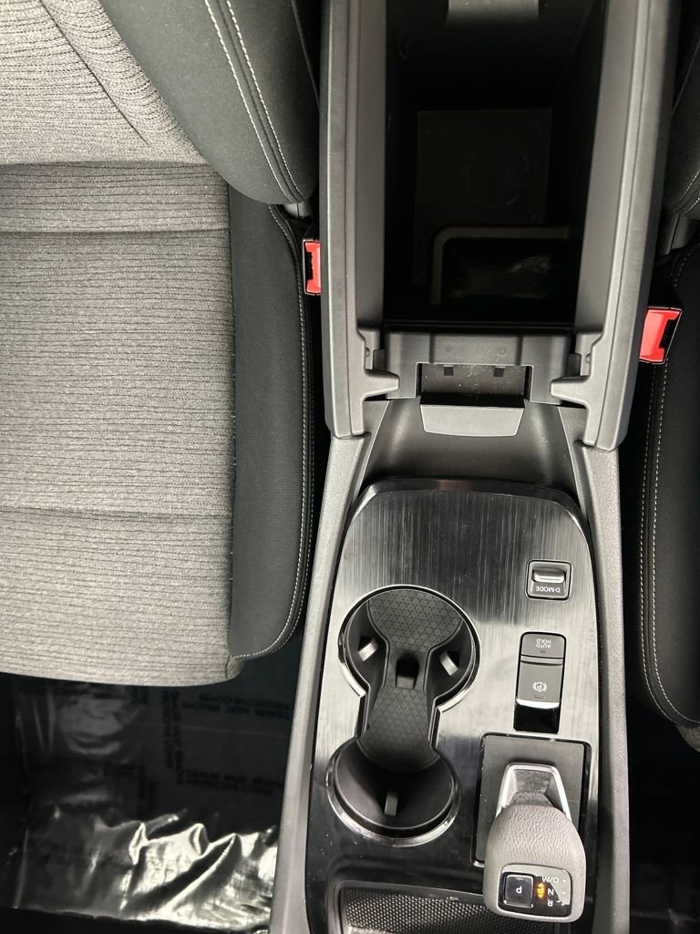 Used 2023 Nissan Rogue SV image 23