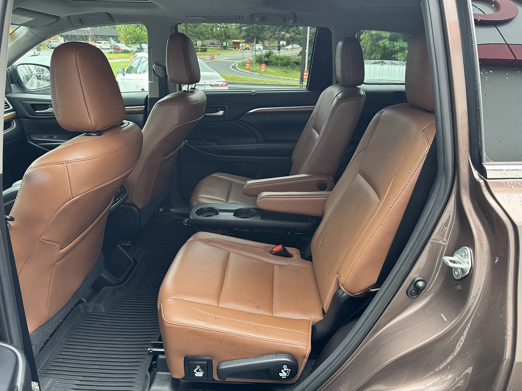 Certified 2019 Toyota Highlander Limited AWD/4WD image 9