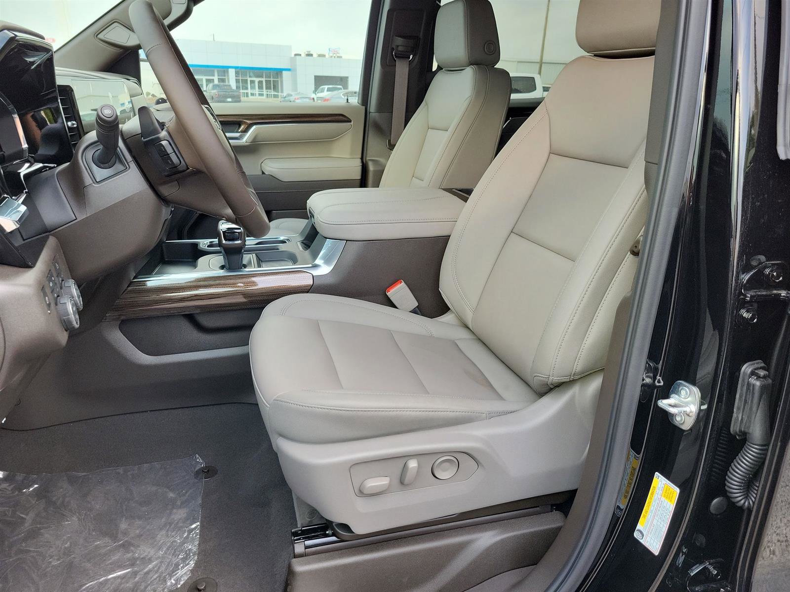 New 2025 Chevrolet Silverado 1500 LT Trail Boss w/ Dark Appearance Package image 18