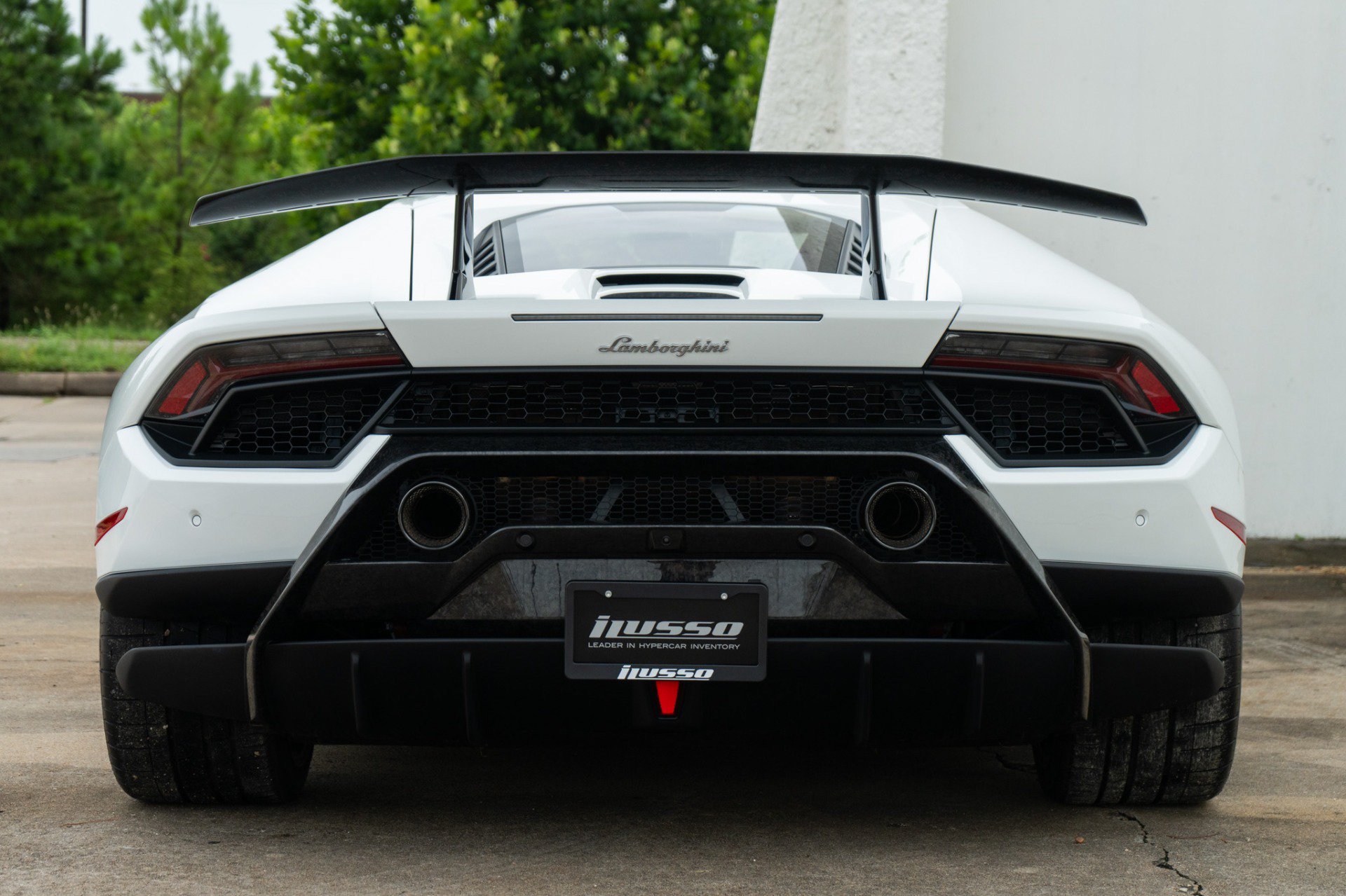 Used 2018 Lamborghini Huracan Performante AWD/4WD image 15