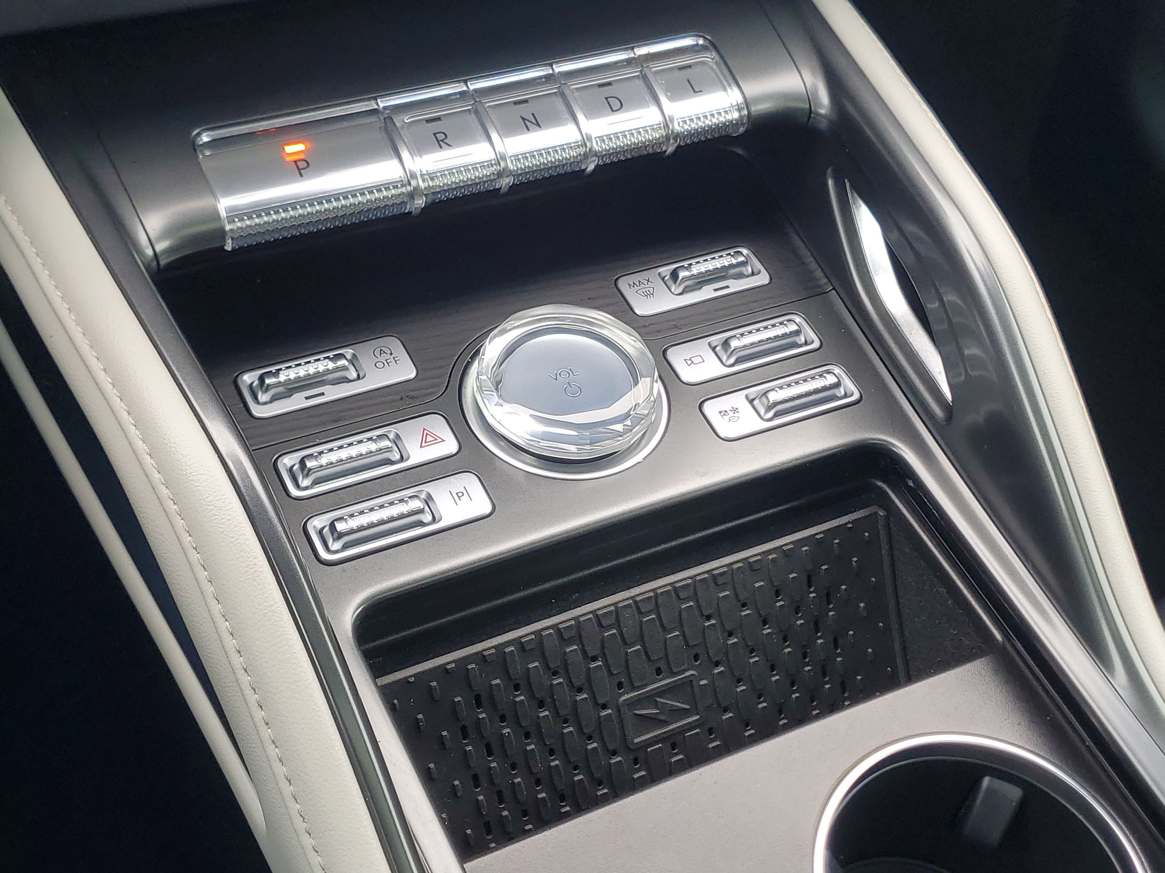 Used 2024 Lincoln Nautilus Reserve w/ Equipment Group 202A image 19