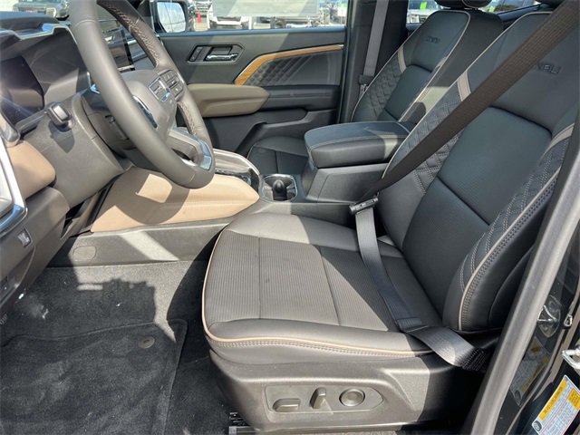 New 2026 GMC Canyon Denali image 17