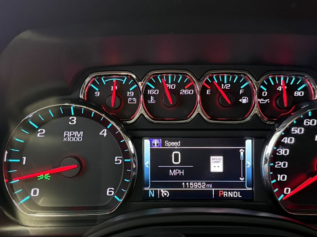Used 2018 Chevrolet Suburban LT AWD/4WD image 16