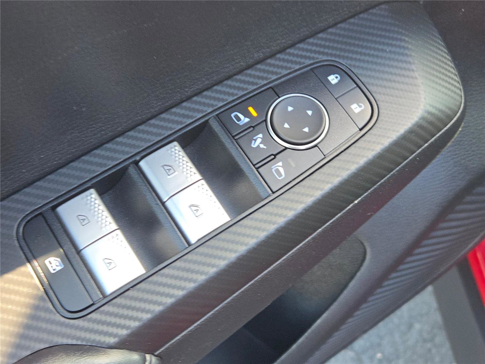 Used 2024 Mitsubishi Outlander 4WD Plug-In Hybrid image 26