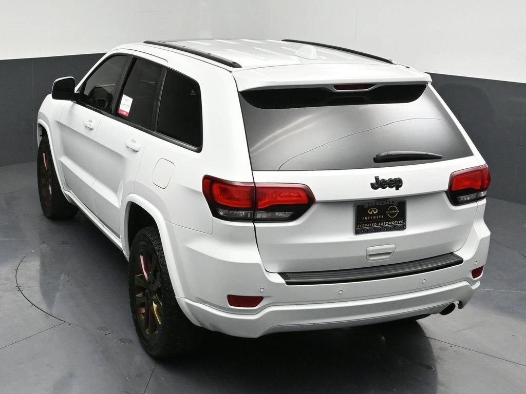 Used 2018 Jeep Grand Cherokee Altitude image 25
