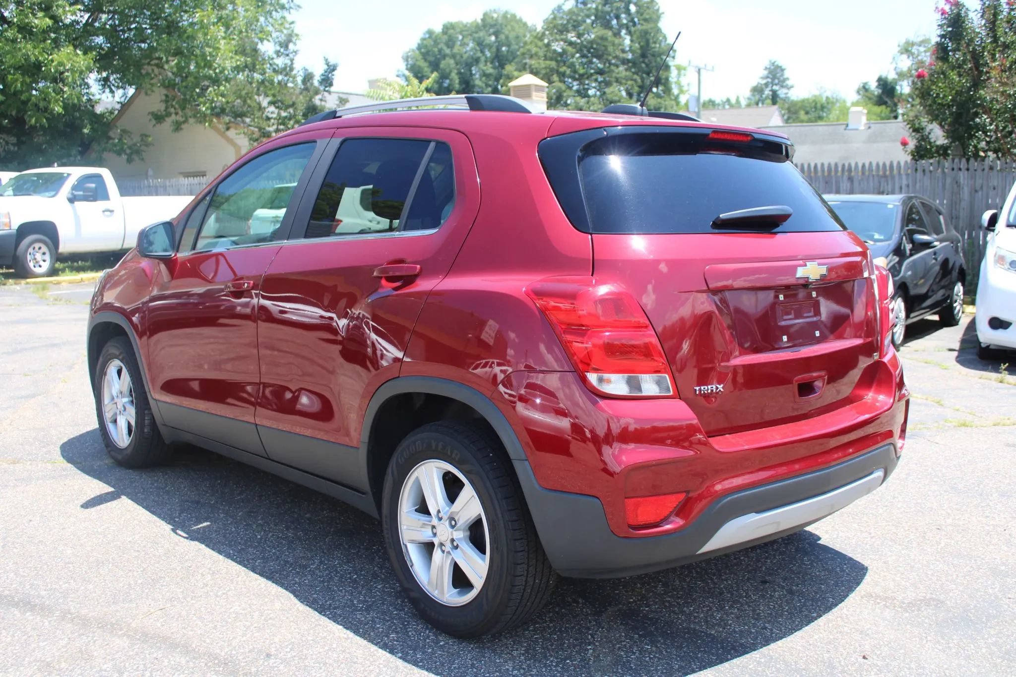Used 2018 Chevrolet Trax LT FWD image 2