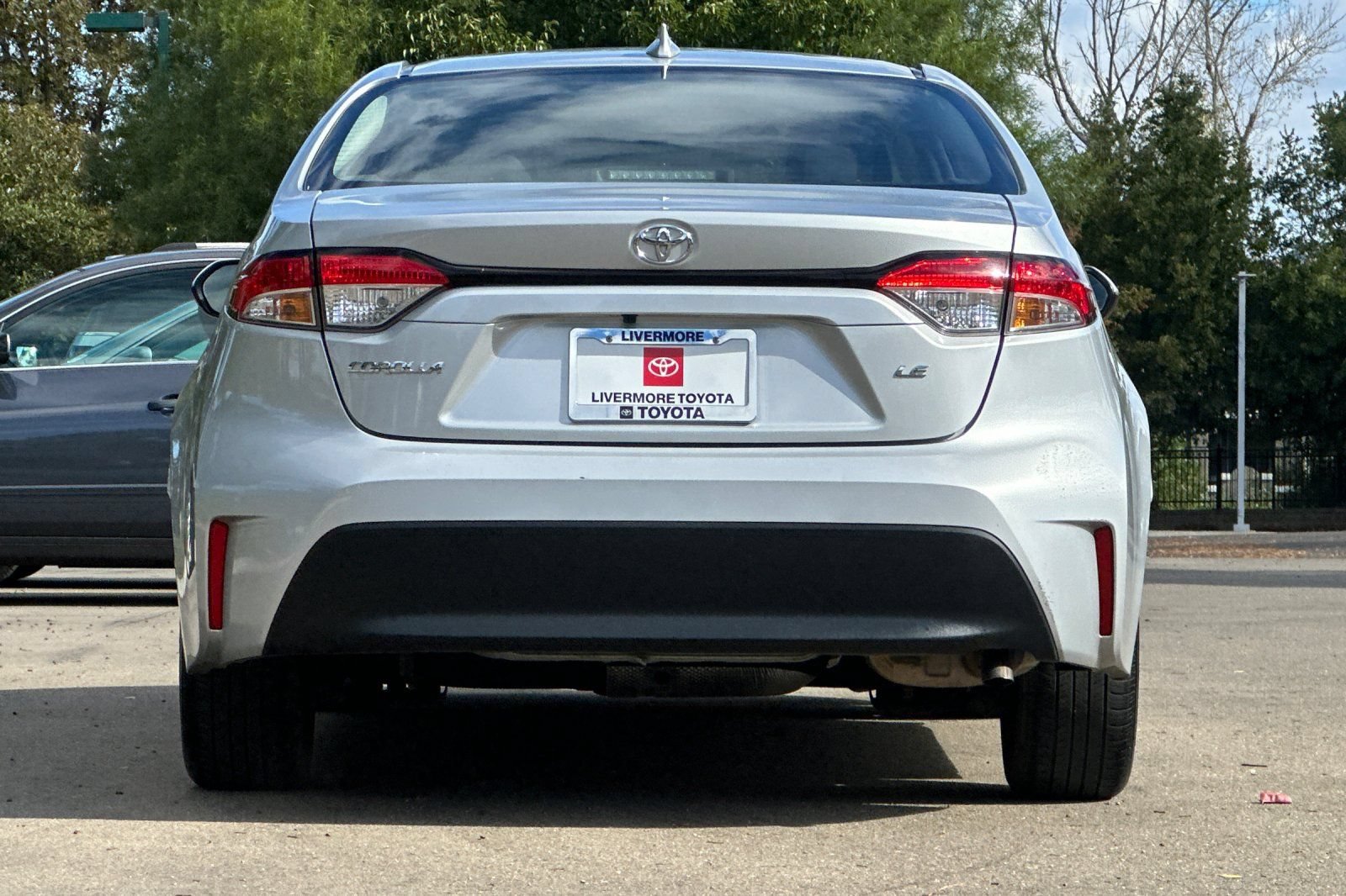 Used 2024 Toyota Corolla LE FWD image 5