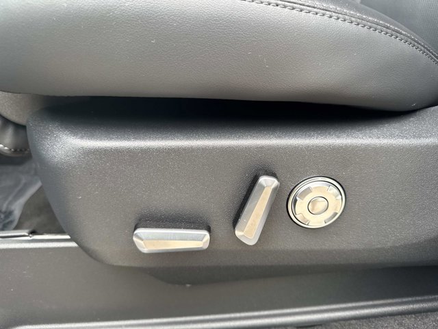 New 2026 Lincoln Navigator L Reserve w/ Jet Appearance Package image 12