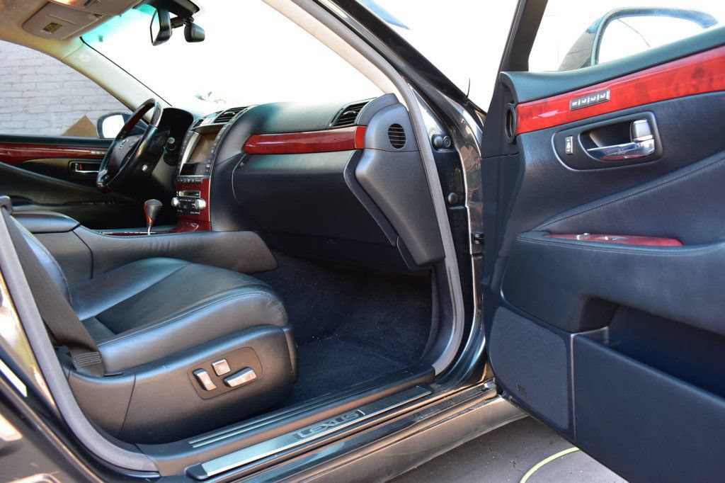 Used 2011 Lexus LS 460 L w/ Rear Seat Upgrade Pkg AWD/4WD image 16