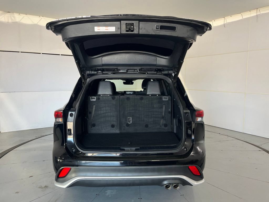 Used 2021 Toyota Highlander XSE AWD/4WD image 13