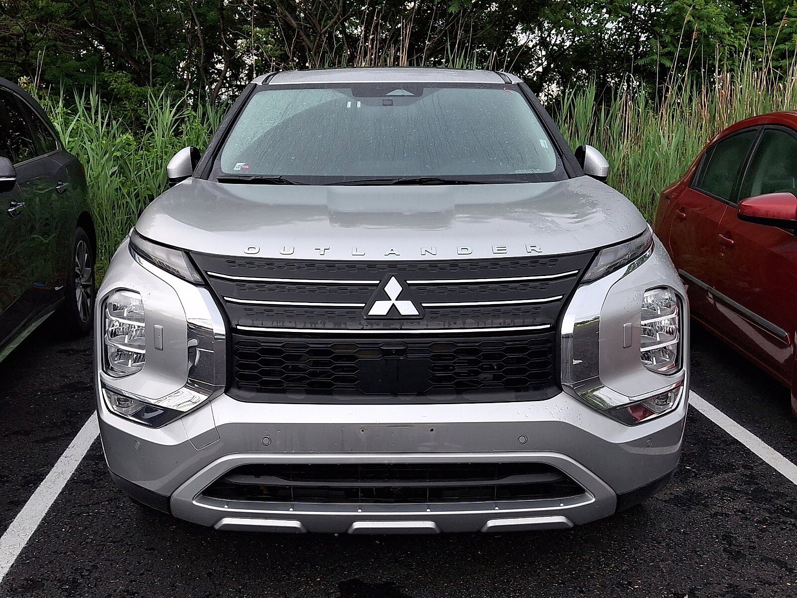 Used 2024 Mitsubishi Outlander SE AWD/4WD image 2