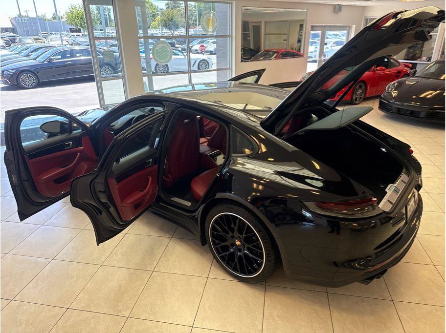 Used 2021 Porsche Panamera image 44