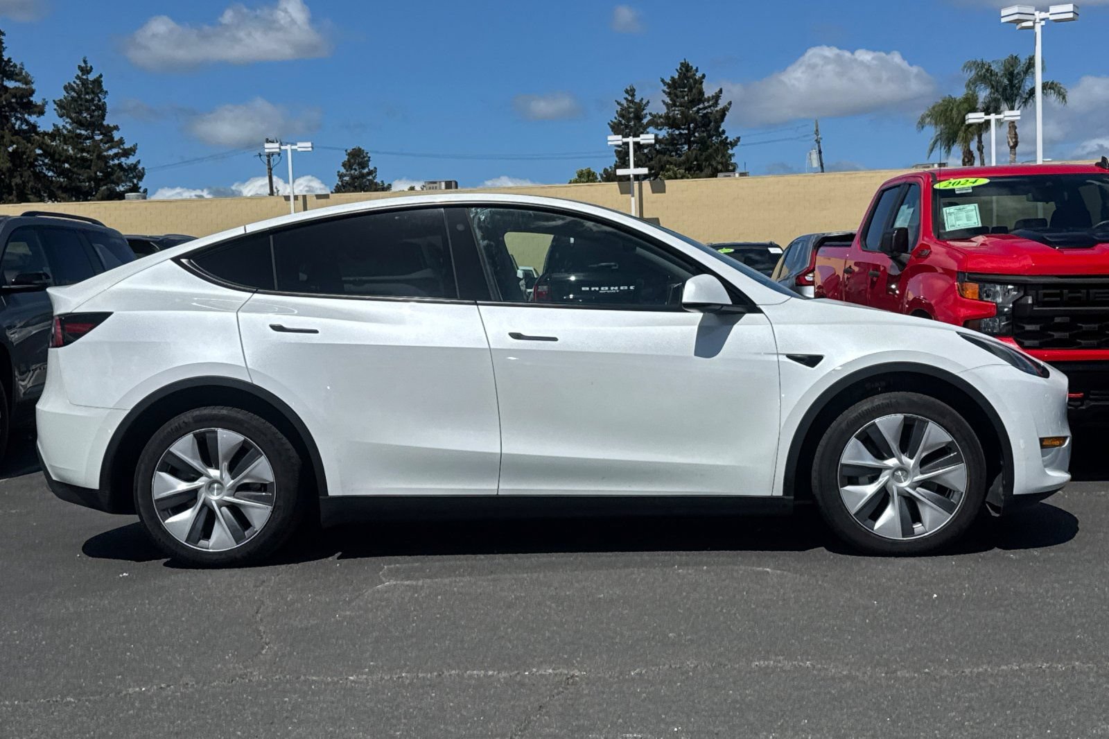 Used 2023 Tesla Model Y Long Range AWD/4WD image 4
