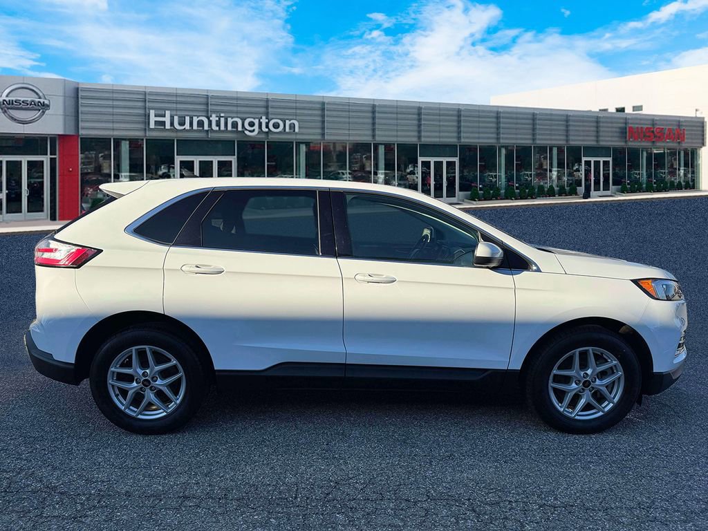 Used 2024 Ford Edge SEL image 9