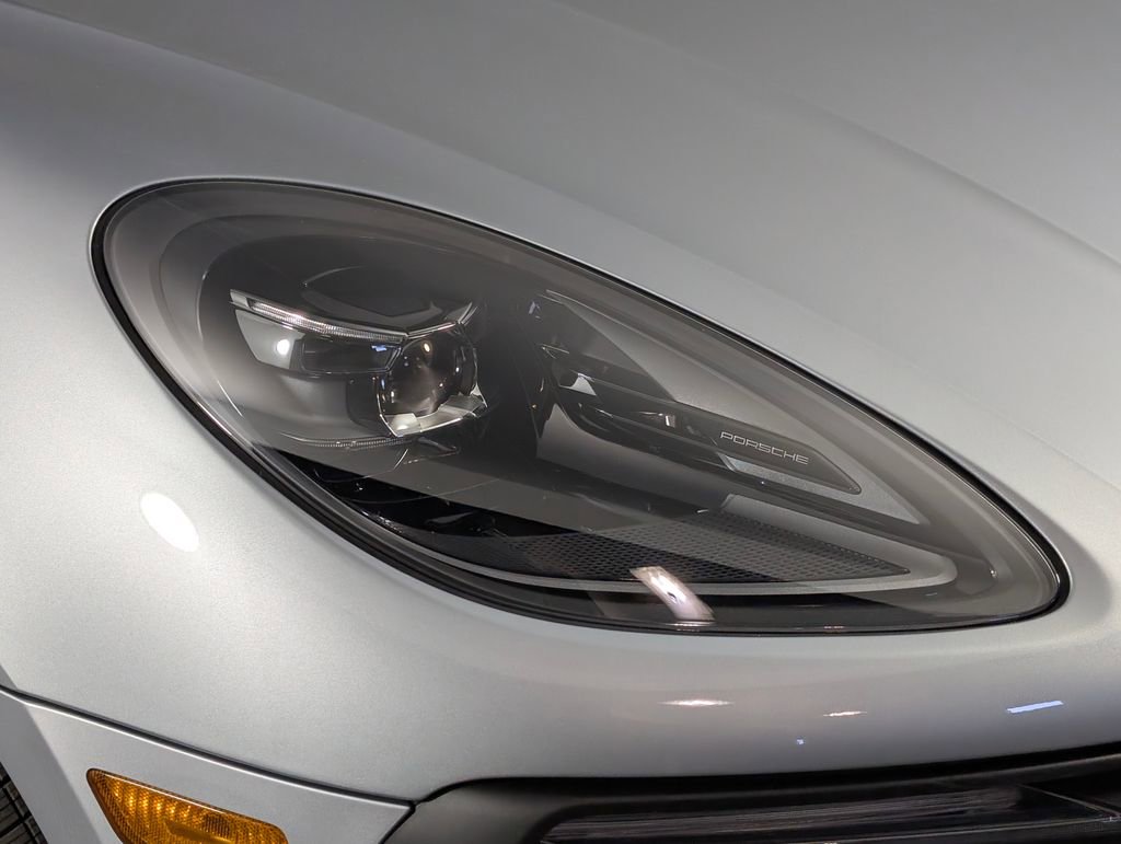 New 2026 Porsche Macan image 15